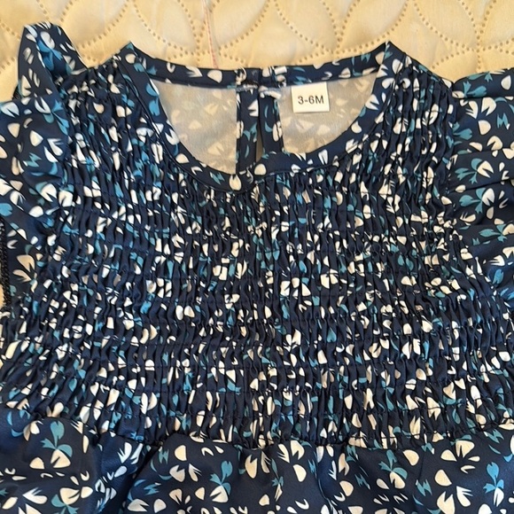 Blue Floral Smocked Bodice Baby Romper Snapped Crotch with Headband 3-6 M - Picture 2 of 8